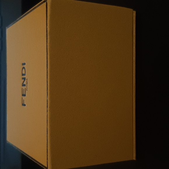 Fendi gift box - Picture 2 of 7